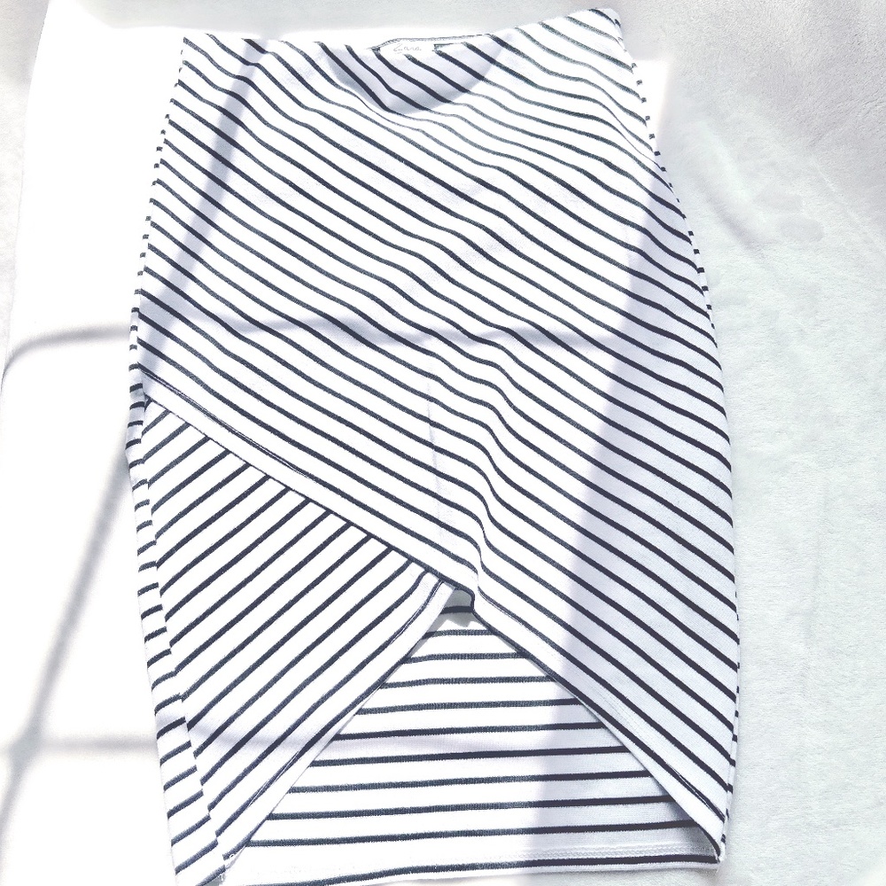 ZARA black & white strips skirt